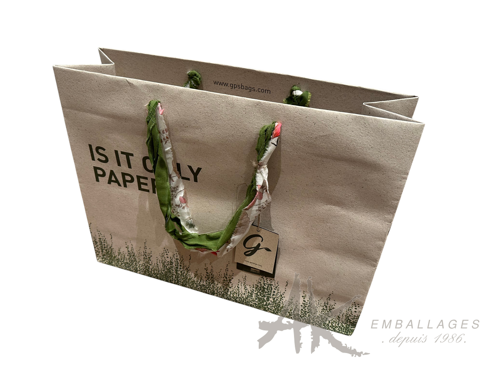 ruban multicolor et sac papier recyclé