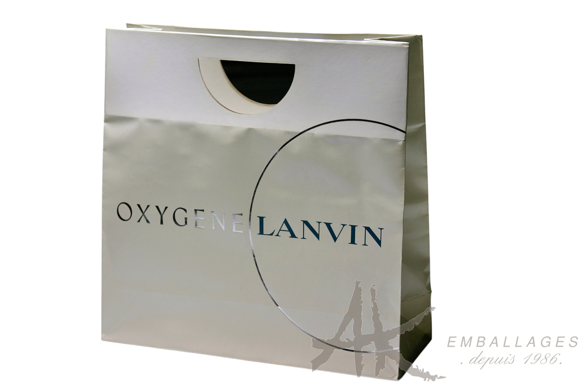 sac carton nacré - logo bleu LANVIN - poignée découpée